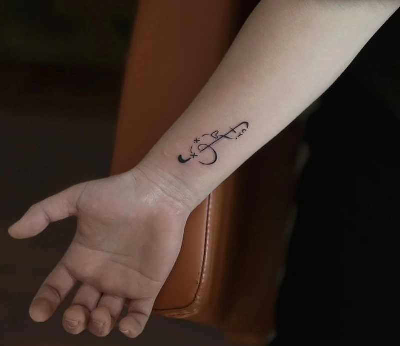 Tattoo nốt nhạc nữ đơn giản nhưng cuốn hút