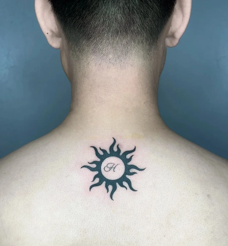 Tattoo sau gáy phong thủy line art