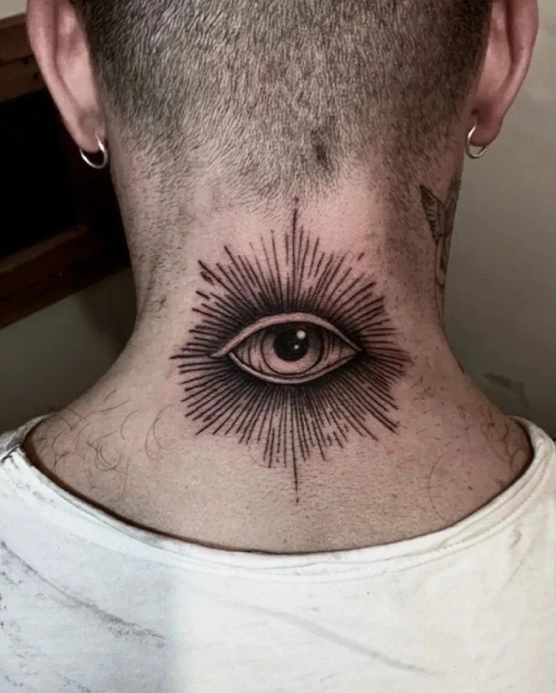 Tattoo sau gáy phong thủy vintage