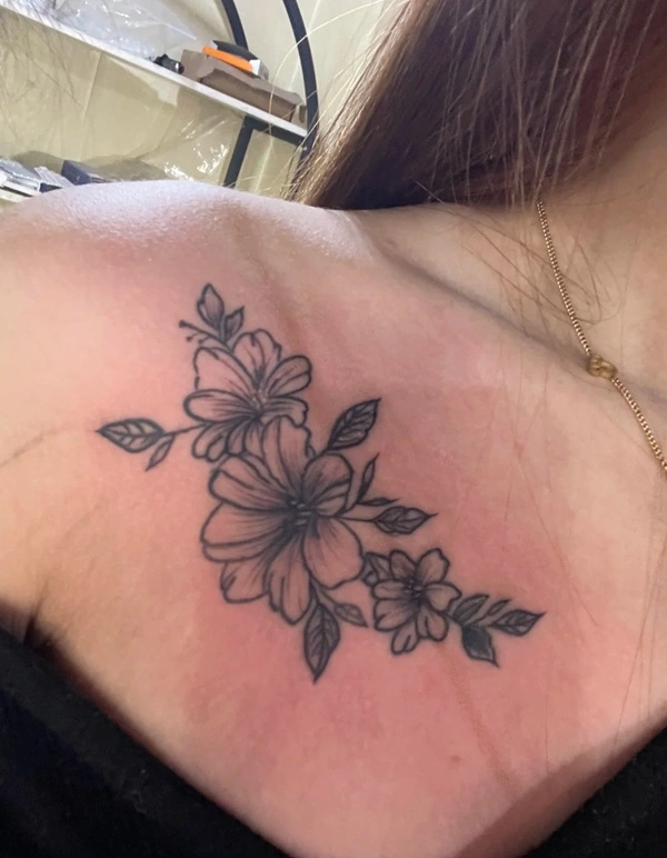 Tattoo thiên nhiên nữ phối màu hài hòa