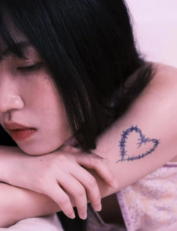 Tattoo trái tim nữ cực kỳ tinh tế