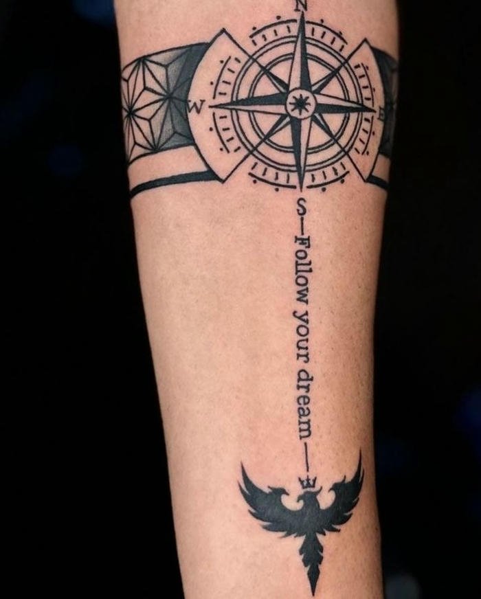 ảnh xăm la bàn nam nghệ thuật