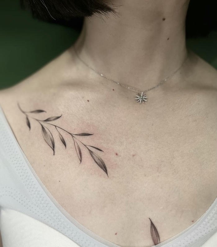 các hình xăm lá cây nhỏ nhẹ nhàng