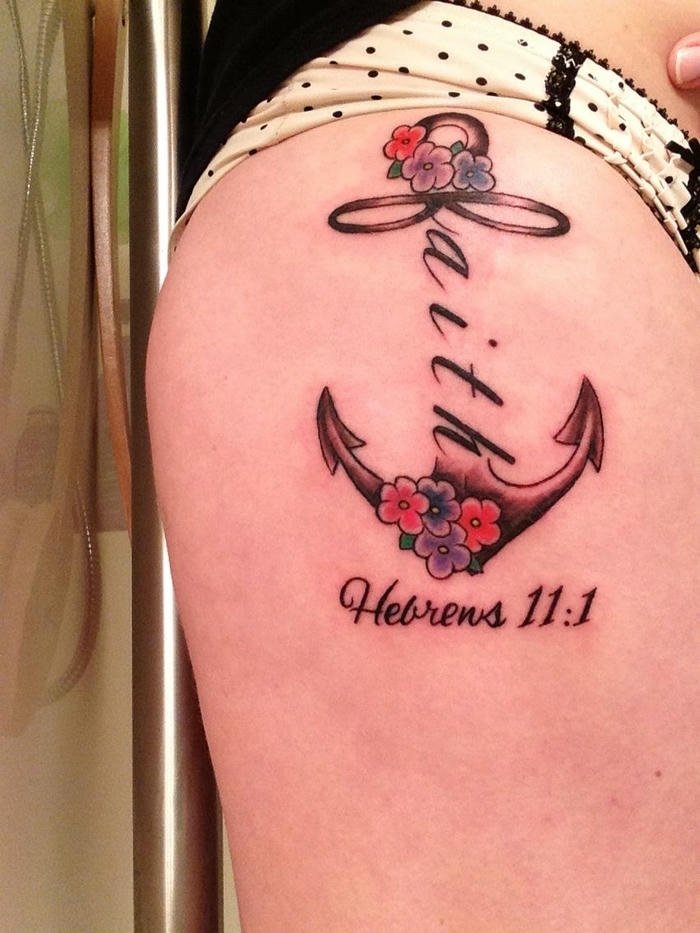 hình xăm mỏ neo nữ