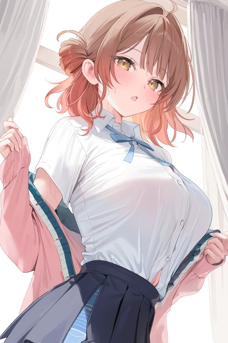 cô gái áo sơ mi ngực căng tròn