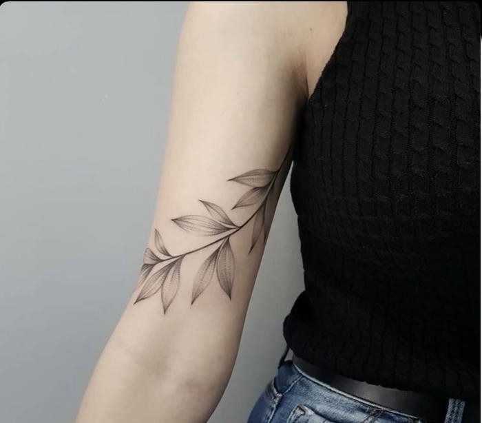 hình ảnh xăm lá cây nghệ thuật tối giản