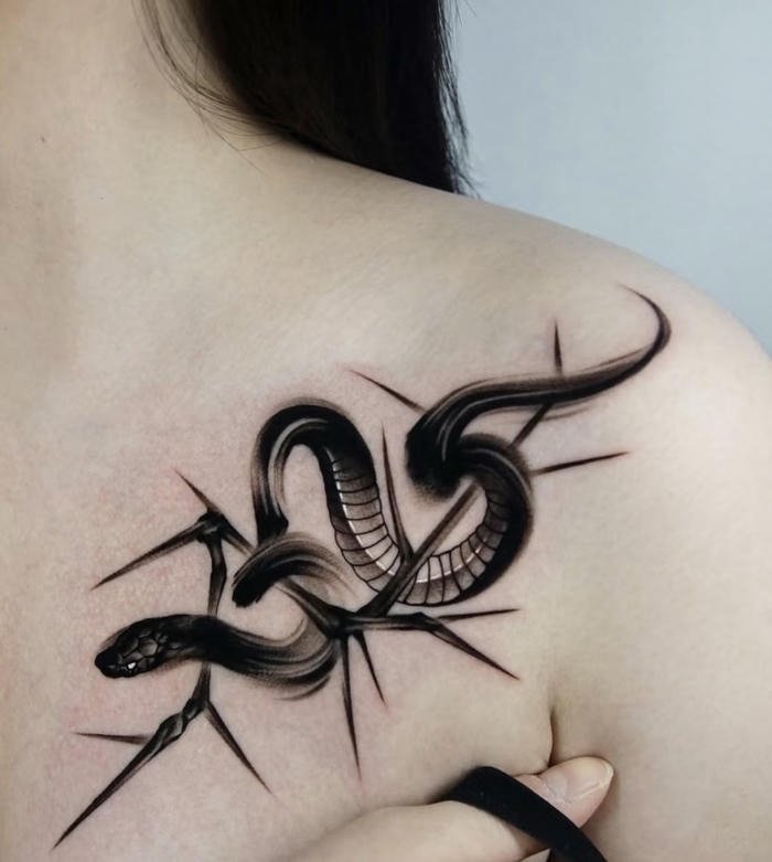 hình ảnh xăm rắn đơn giản nữ