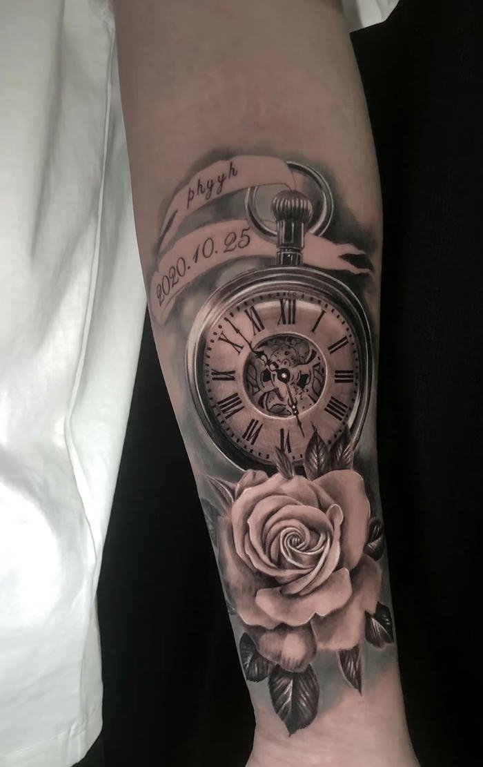 hình xăm đồng hồ nam phong cách tối giản