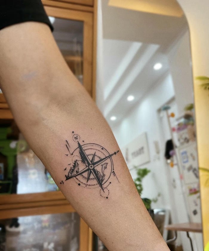 hình xăm la bàn nam đậm phong cách riêng