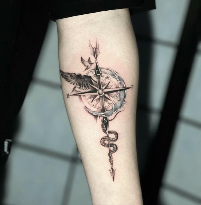 hình xăm la bàn nam thể hiện bản lĩnh
