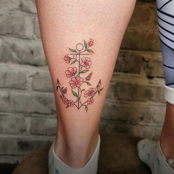 hình xăm mỏ neo và hoa