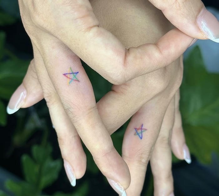 hình xăm sao ở ngón tay hình xăm sao ở ngón tay