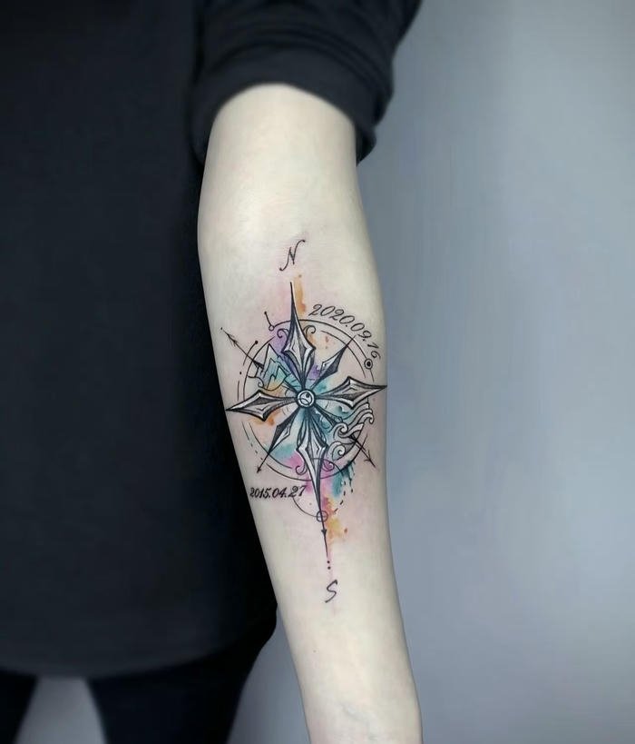 mẫu hình xăm la bàn nam hiện đại và tinh tế