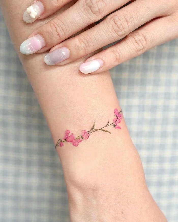 mẫu tattoo vòng tay đẹp cho nữ