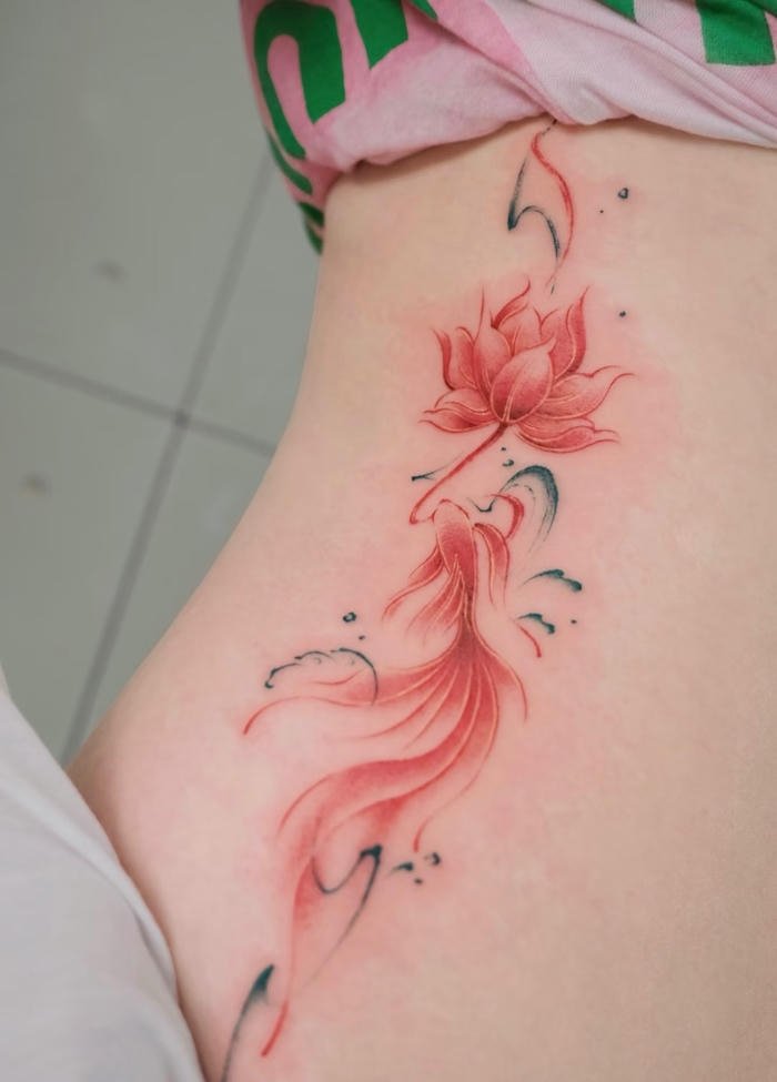 mẫu xăm cá chép cho nữ