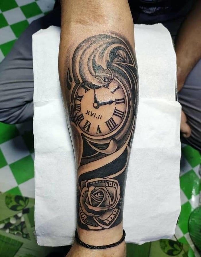 mẫu xăm đồng hồ nam ấn tượng