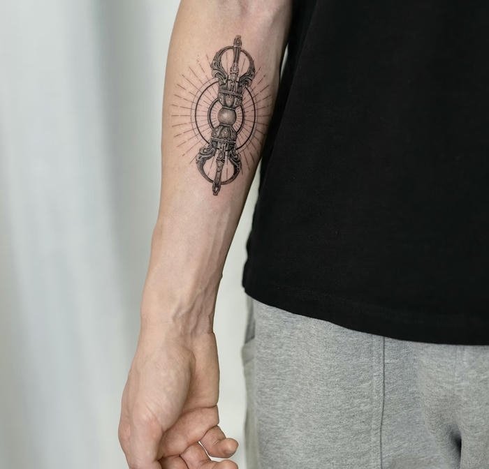 mẫu xăm kim loại nam tinh tế