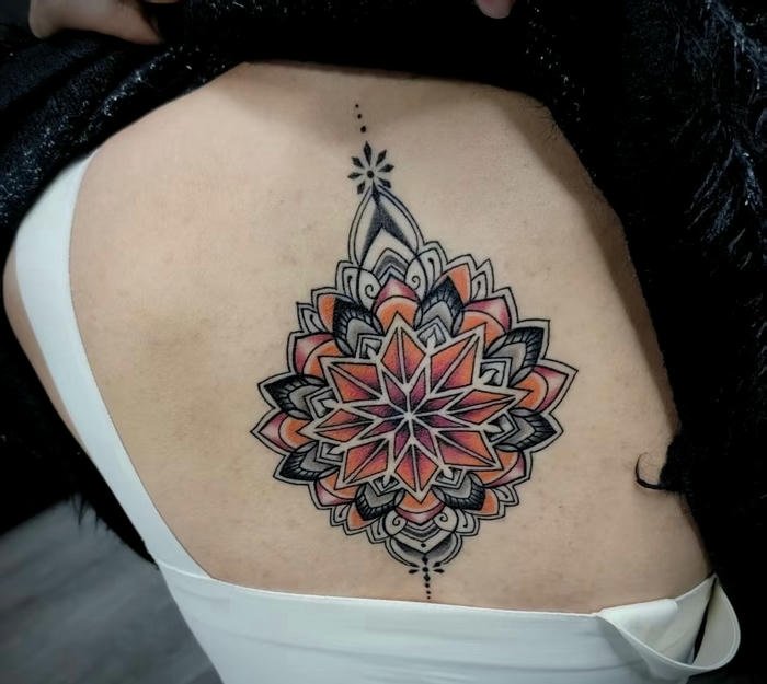 những hình xăm mandala hoa văn