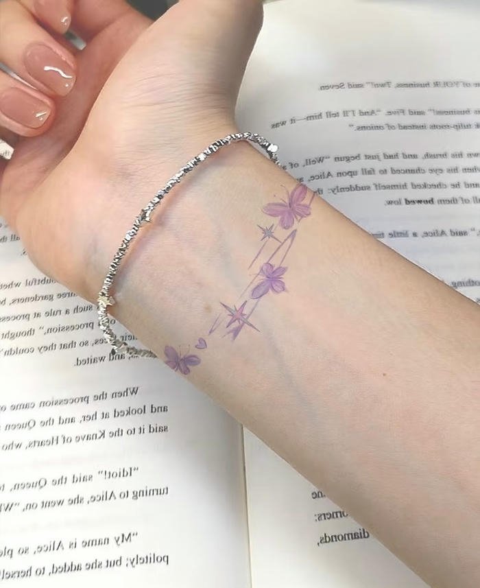 những hình xăm vòng tay mềm mại nữ