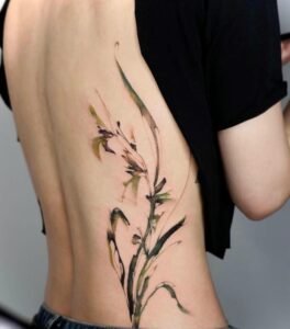 tattoo cây cỏ ở lưng