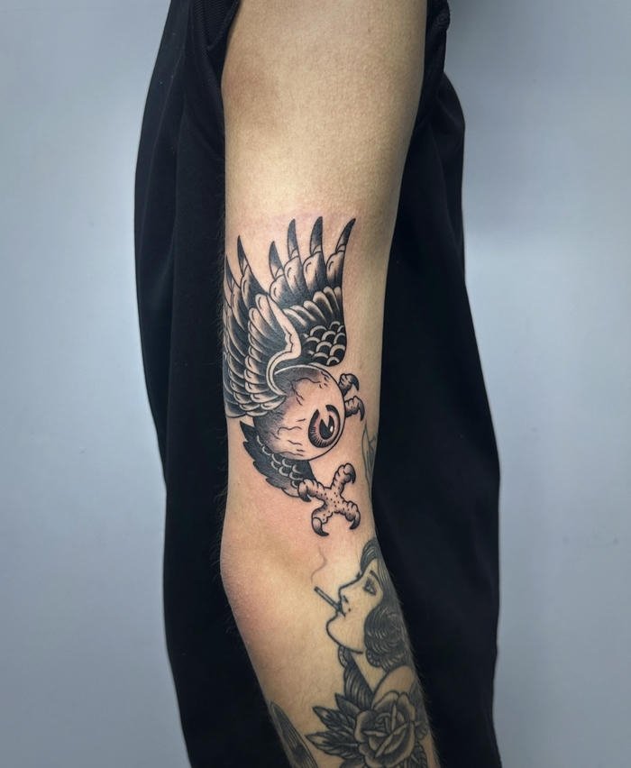 tattoo đại bàng nam thể hiện phong thái lãnh đạo tattoo đại bàng nam thể hiện phong thái lãnh đạo