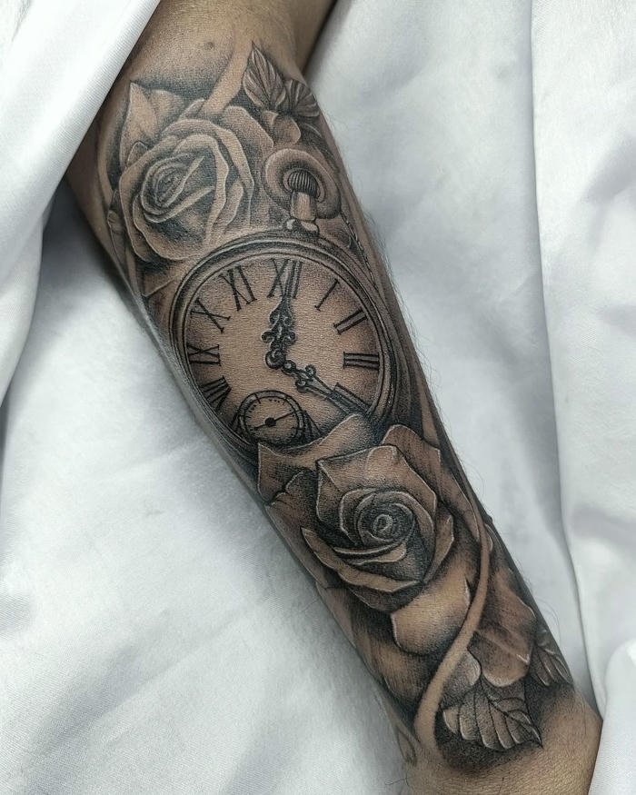tattoo đồng hồ nam thể hiện sự trưởng thành