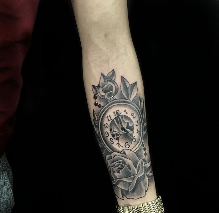tattoo đồng hồ nam tinh tế và đẳng cấp