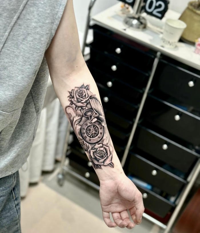 tattoo đồng hồ nam tinh xảo và sáng tạo