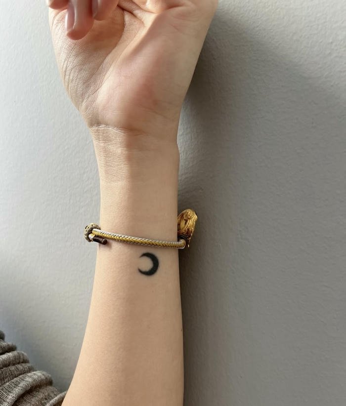 tattoo mặt trời mini