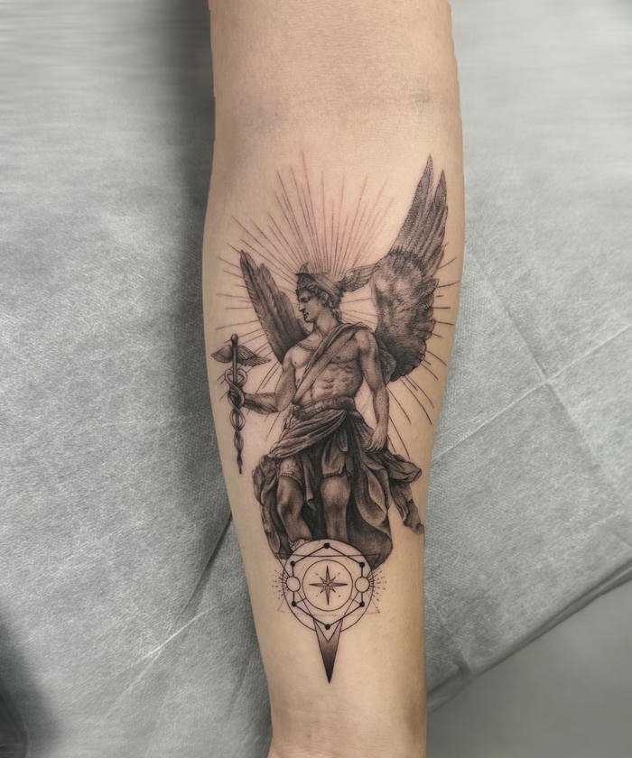 tattoo thần thoại nam biểu trưng cho quyền lực