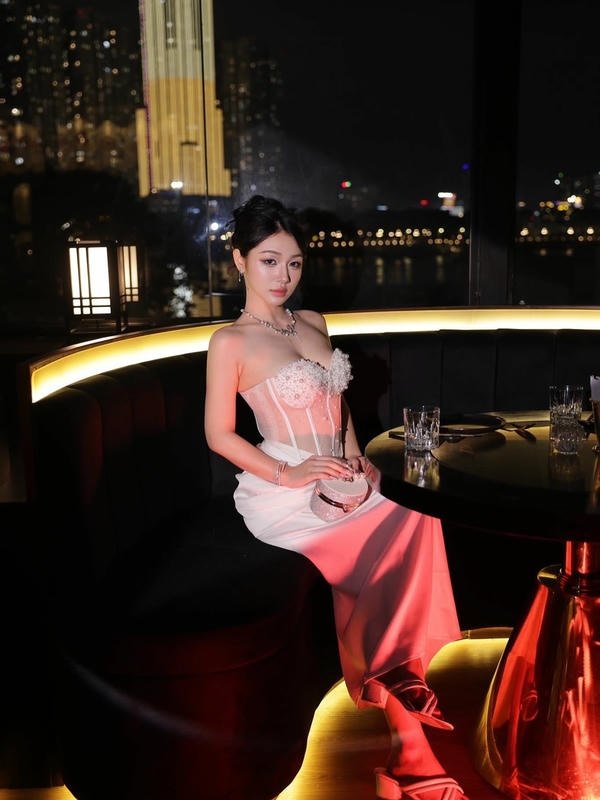 ảnh sex trần hà linh 24