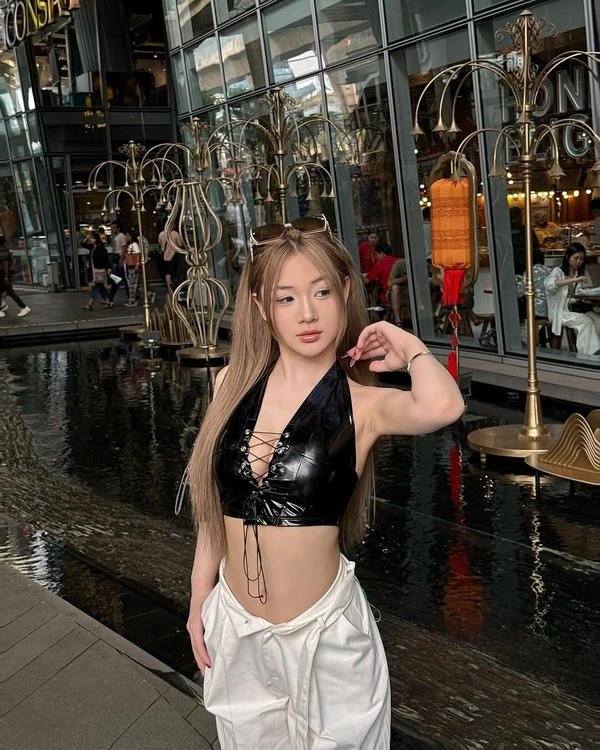 ảnh sex trần hà linh 9